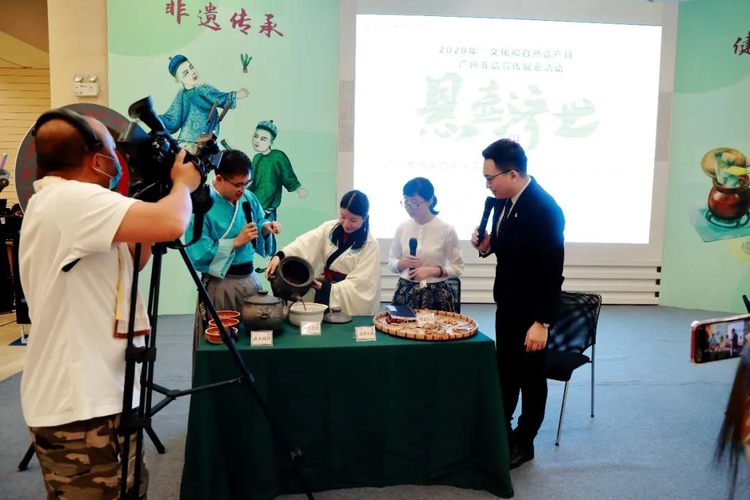 非遗日悬壶济世论抗疫，幼柴胡直播首秀放荣耀！