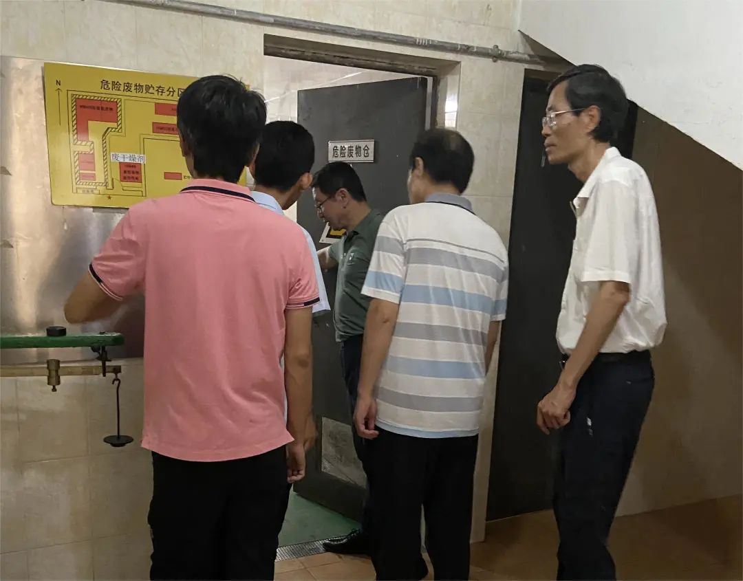 “四不两直”强监督 拧紧节日“安全阀” ——白云山xc sports公司纪委发展中秋、国庆节前专项监督查抄